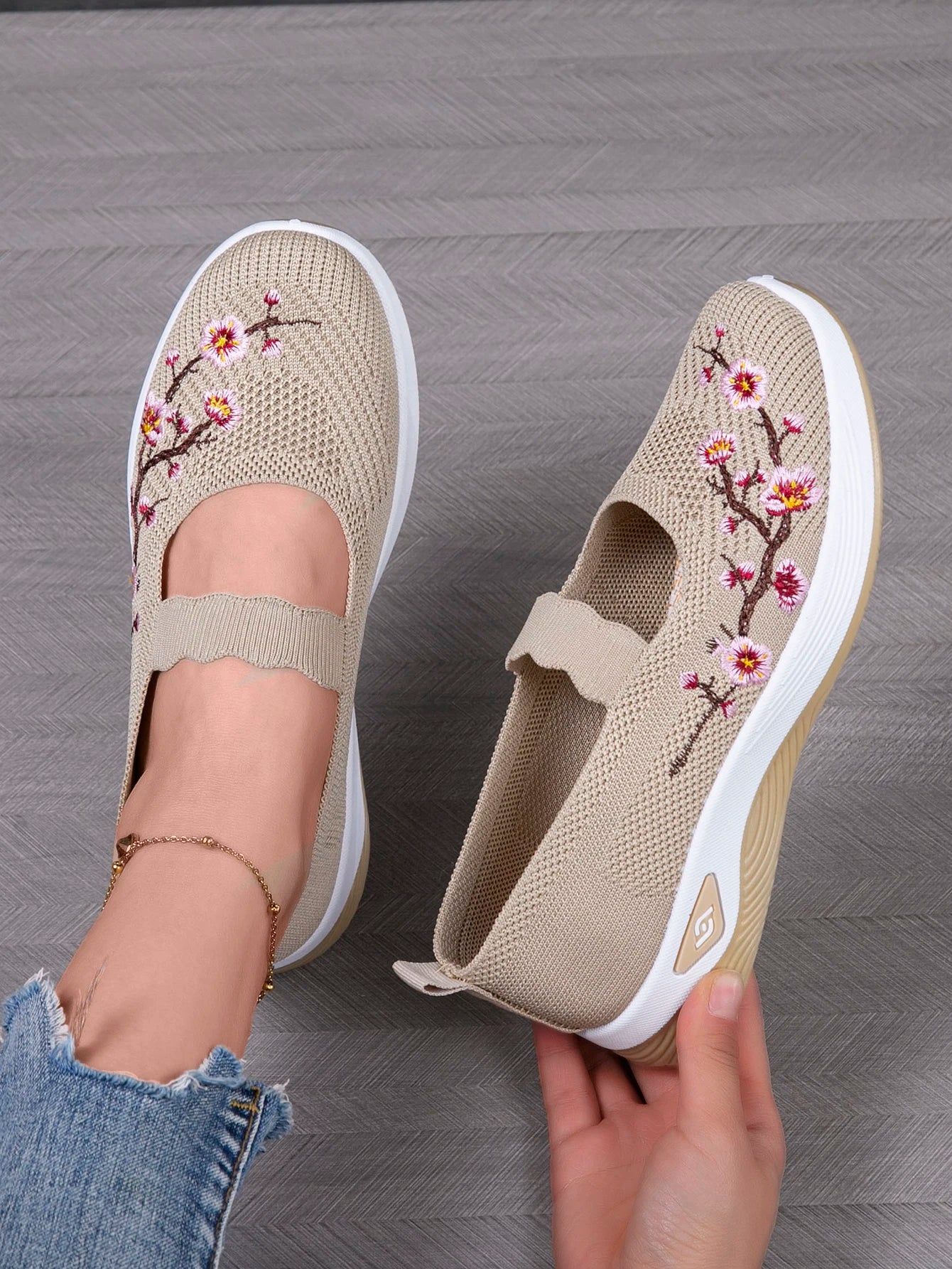 Viral Vault™  Women's summer breathable  casual sports shoes