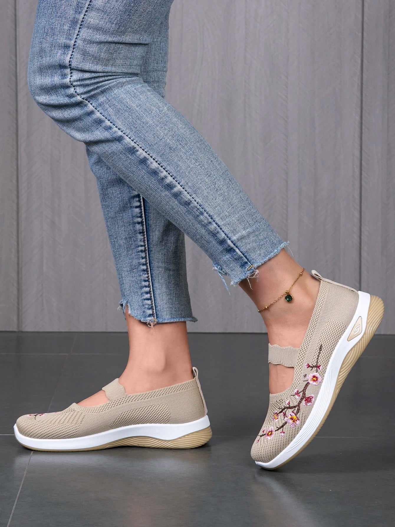 Viral Vault™  Women's summer breathable  casual sports shoes