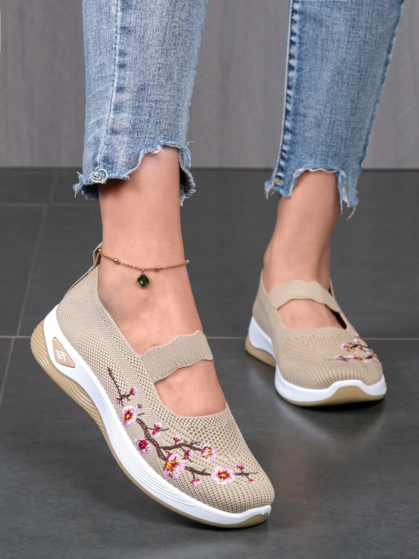 Viral Vault™  Women's summer breathable  casual sports shoes
