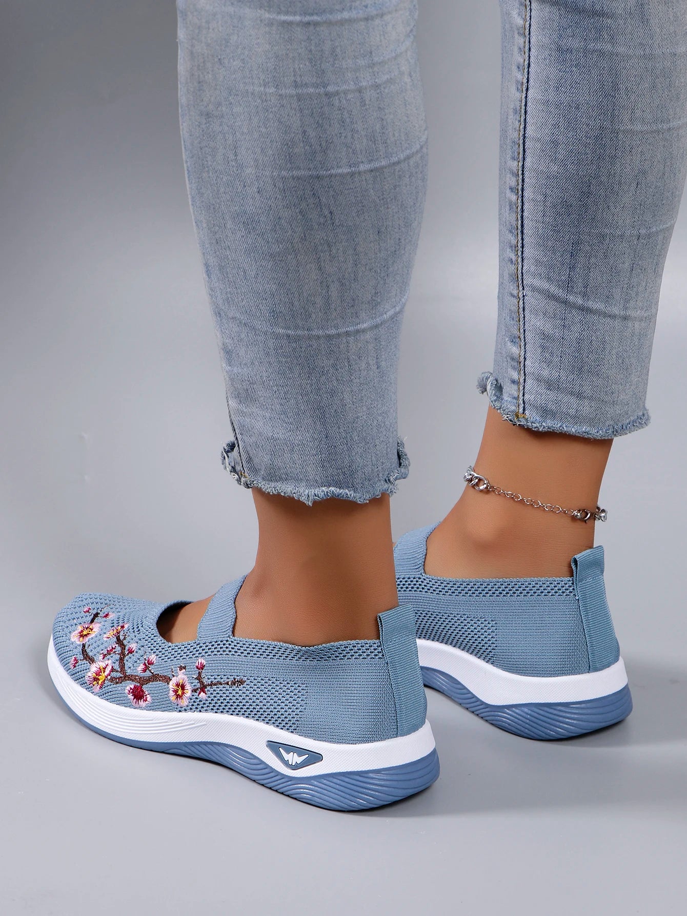 Viral Vault™  Women's summer breathable  casual sports shoes