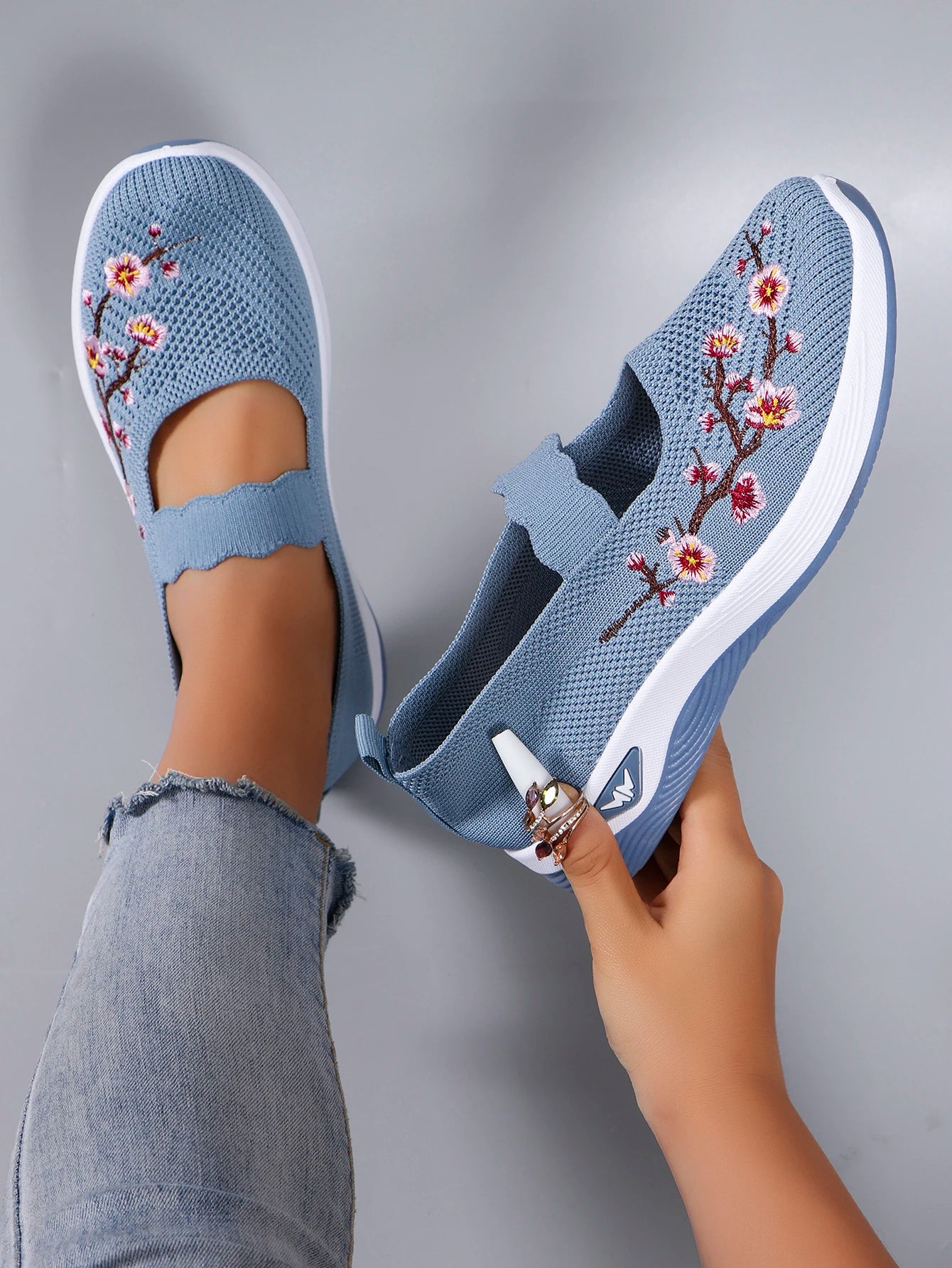 Viral Vault™  Women's summer breathable  casual sports shoes