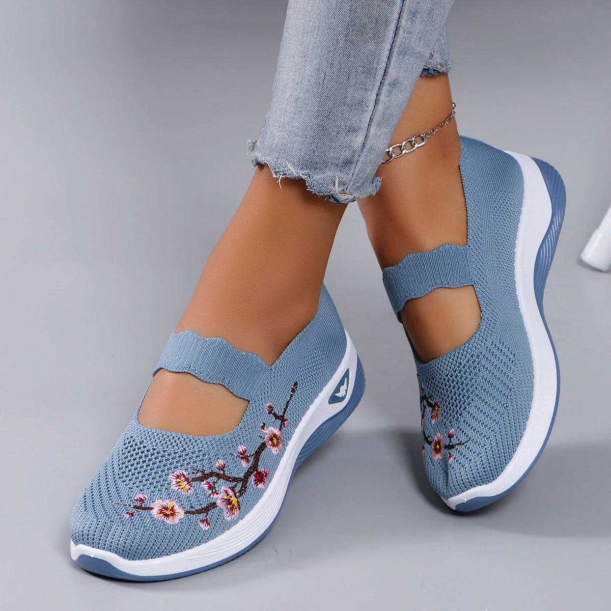 Viral Vault™  Women's summer breathable  casual sports shoes
