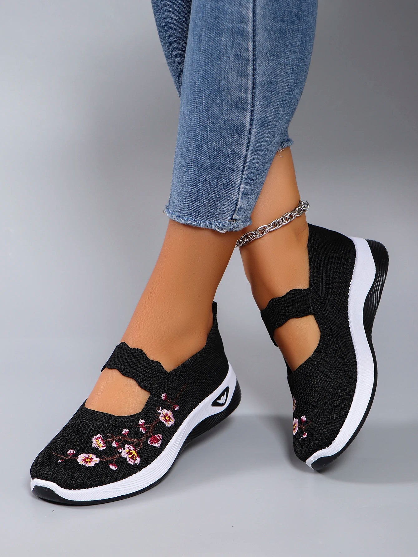 Viral Vault™  Women's summer breathable  casual sports shoes